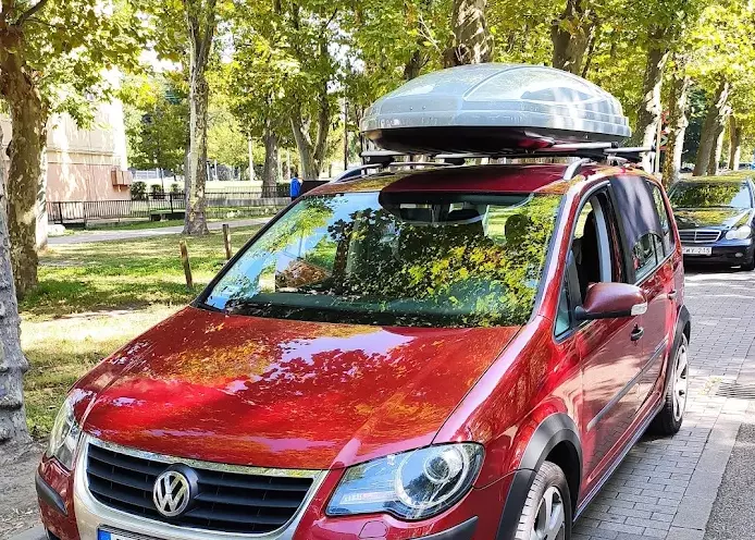 Tetőbox használat közben utazás alatt